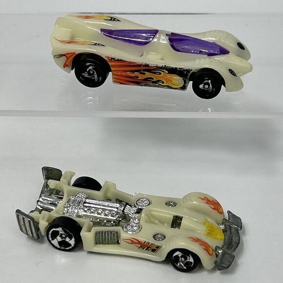 Hot Wheels Road Rocket & Power Pistons Glow In The Dark 1995 - Picture 1 of 7